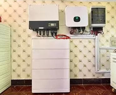 Bateria de lítio solar de ciclo profundo personalizada OEM e ODM recarregável 12V 48V 100Ah 200Ah LiFePO4 Bateria UPS para uso de armazenamento doméstico